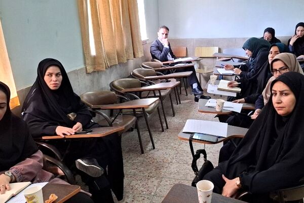 برگزاری کارگاه‌های «طرح توانا» و تجلیل از سرگروه‌های اجتماعات یادگیری در ناحیه یک شهرری