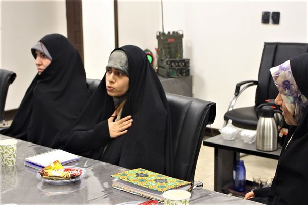 محفل شعر بانوان «رحیل» ویژه کودکان شهید 