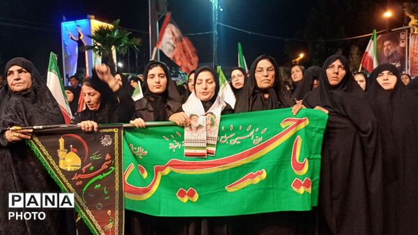 تجدید بیعت مردم کوهدشت با آرمان‌های حسینی در میدان امام خمینی (ره)