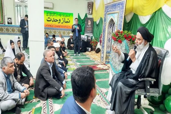 اقامه نماز جماعت در دبیرستان دخترانه حضرت زهرا(س) اهواز
