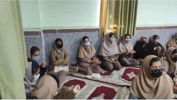 گرامیداشت روز مادر در دبیرستان حضرت آسیه (س)  