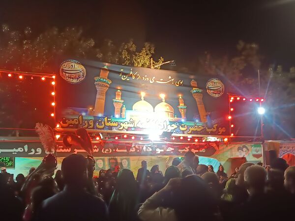 حال و هوای یکی از خیابان های مشهد در شب شهادت امام رضا (ع) 