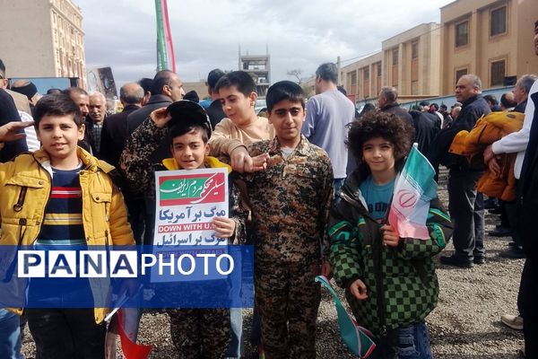 تولد چهل‌وهفت سالگی انقلاب‌اسلامی‌ایران در شهرستان اسلامشهر با مشارکت هزاران نفر از اقشار مختلف