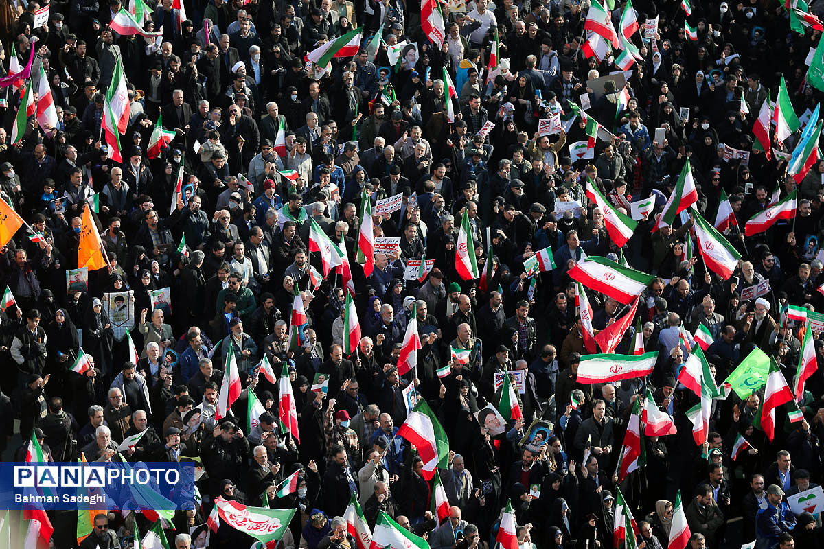 ملت ایران به رغم تنگناهای اقتصادی در برابر توطئه‌های خارجی می‌ایستند