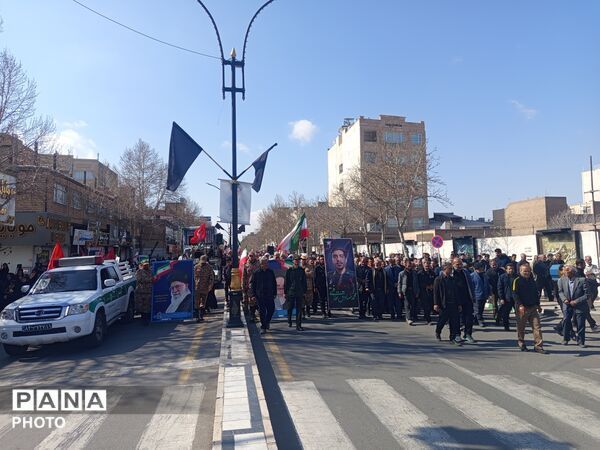 تشیع پیکر مطهر شهید پاسدار محمد صادق نظافتی در کاشمر 