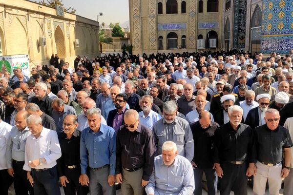 مراسم تشییع پیکر شهید جانباز حاج احمد شیخ حسینی در حرم سید علاءالدین حسین(ع)