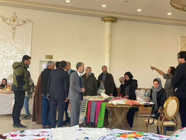 نمایشگاه صنایع دستی در کوهسرخ