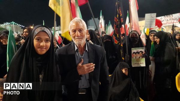 حضور حماسی مدارس قم در تجمعات شبانه آستان مقدس امامزاده موسی مبرقع(ع)