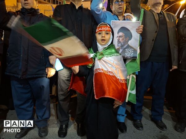 تجمع فرهنگیان و دانش‌آموزان اهری در آستانه چهلم رهبر شهید و شهدای دانش‌آموز میناب
