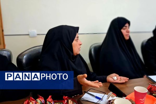 نشست بانوان تأثیرگذار طایفه گرهرگان با محوریت نقش زنان در توسعه اجتماعی و فرهنگی