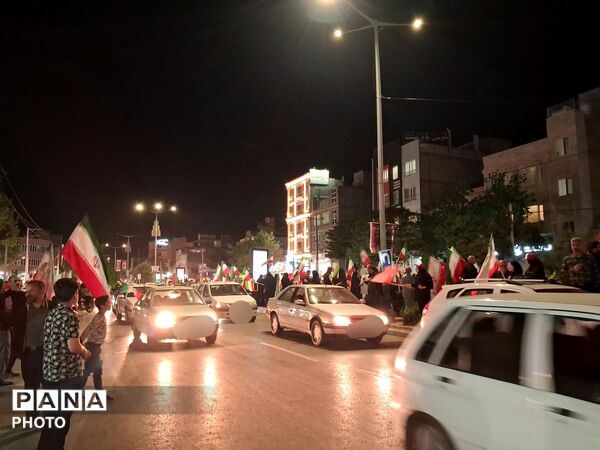  رژه‌ خودرویی در بلوار فضل نیشابور
