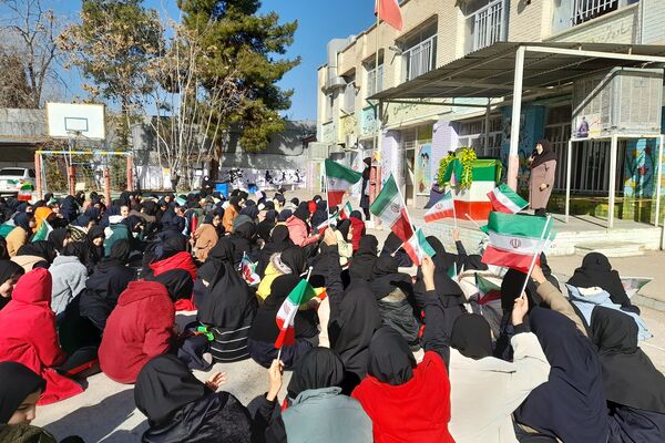 بزرگداشت دهه فجر در دبیرستان شاهد فیض ناحیه 3 شیراز