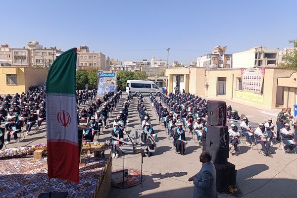 آیین استانی زنگ مهر در دبیرستان راضیه شیراز‌ 