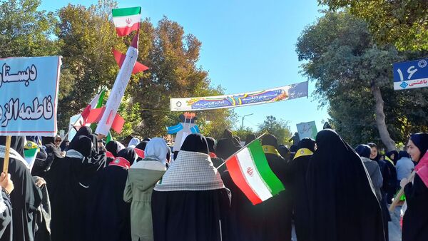 راهپیمایی 13 آبان با حضور حداکثری دانش آموزان در شهرستان نیشابور 