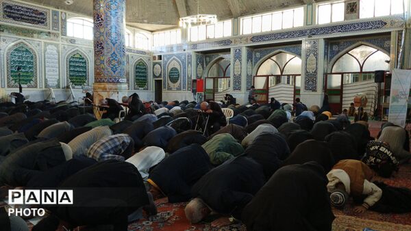 نمایشگاه آثار الله یار اکبری در نمازجمعه شهر بن 