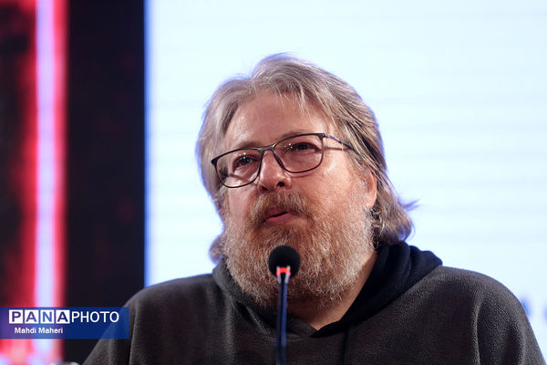 نشست نقد و بررسی فیلم «دختر پری خانم» در چهل و چهارمین جشنواره ملی فیلم فجر