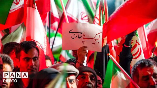 اشک و حماسه زیر یک علم