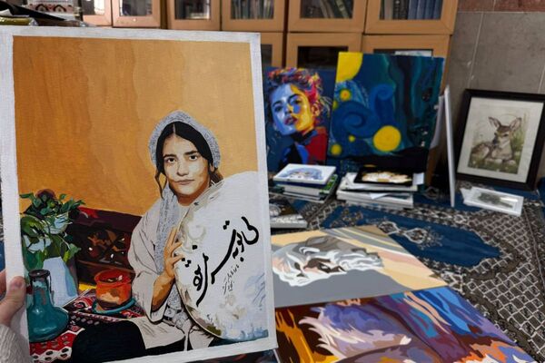مسابقات فرهنگی و هنری  در دبیرستان شهید تاجیک بهارستان دو