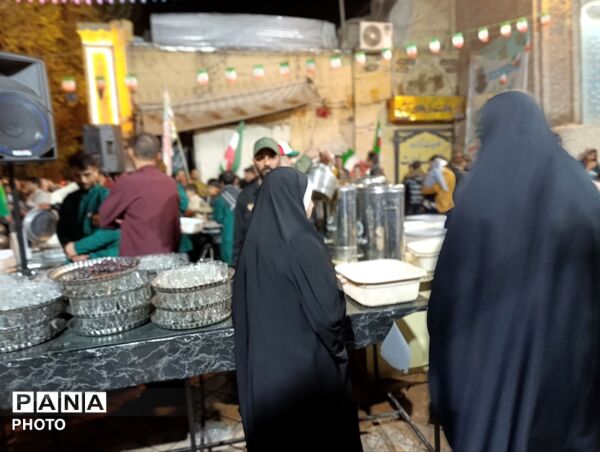 موکب های چایخانه برپا شده در حسینیه امام  خمینی(ره) 