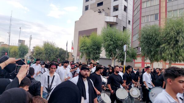 جلوه‌هایی از حرکت نمادین کاروان اسرای کربلا در قم