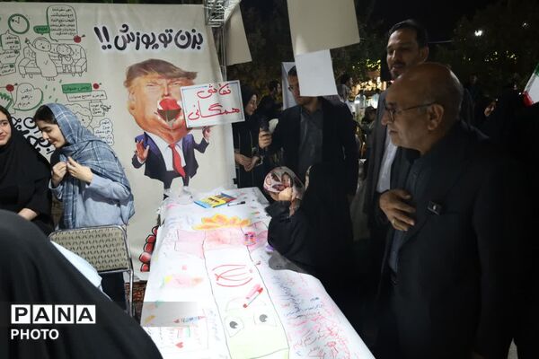  بازدید مدیرکل آموزش و پرورش استان از موکب دانش‌آموزان سمپاد 