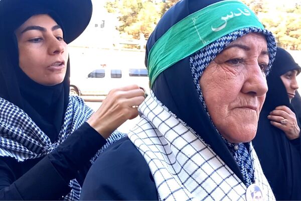حضور پرشور اقشار مختلف مردم بهارستان دو در راهپیمایی روز جهانی قدس 