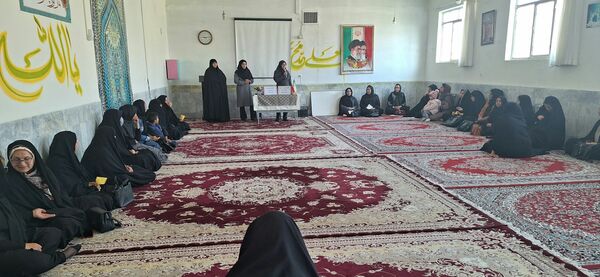 جلسه توانمندسازی والدین پایه هفتم و گفتمان تربیتی- درسی در دبیرستان فیاض کاشمر