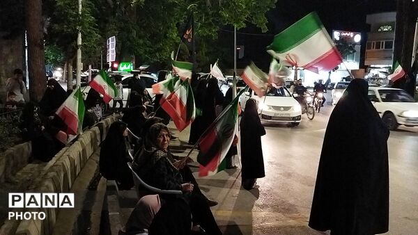 گذری بر میدان حافظ در   هشتاد و پنجمین شب از اجتماعات مردمی نیشابور
