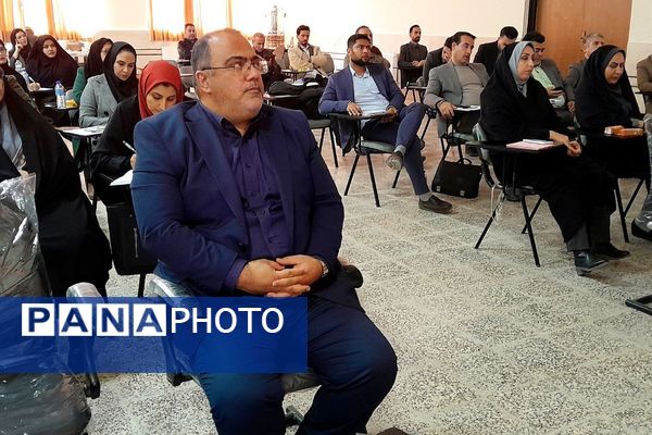 همایش فصلی مدیران مدارس فشافویه با تأکید بر قانون مداری، ارتقای کیفیت آموزشی و سلامت دانش آموزان 