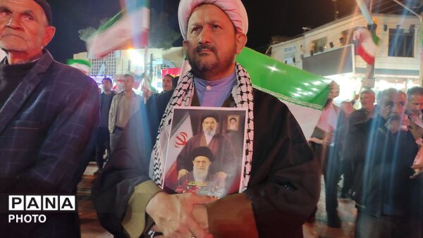 حضوری بی‌پایان با زمزمه نام وطن