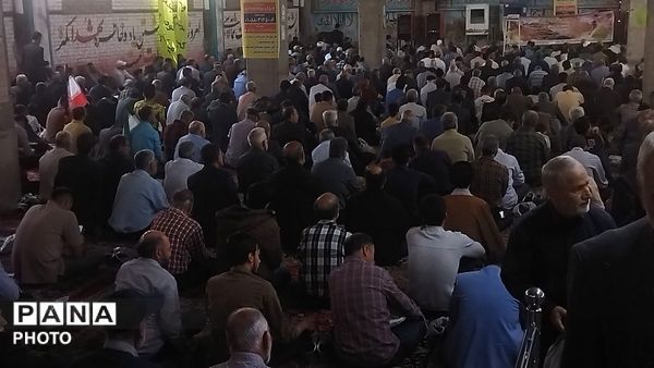 از پیر تا دانش آموز در نماز جمعه نیشابور حضور دارند-۱