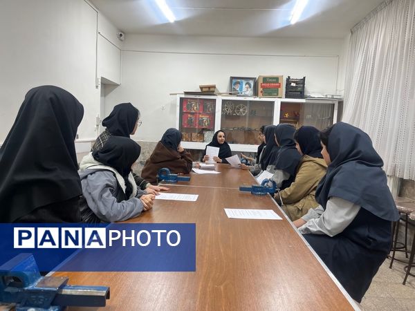 جلسه سفیران سلامت دبیرستان مطهره ناحیه ۶ مشهد 