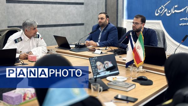 نشست صمیمانه قائم‌مقام سازمان دانش‌آموزی کشور با نمایندگان دانش‌آموزان پیشتاز وخبرنگاران‌پانای استان مرکزی