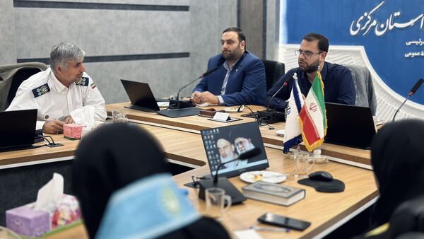 نشست صمیمانه قائم‌مقام سازمان دانش‌آموزی کشور با نمایندگان دانش‌آموزان پیشتاز وخبرنگاران‌پانای استان مرکزی