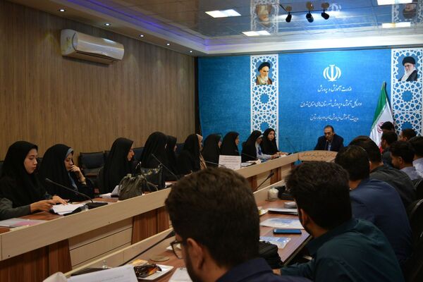 برگزاری جلسه توانمند سازی ویژه مشاوران جدیدالاورود در بهارستان دو