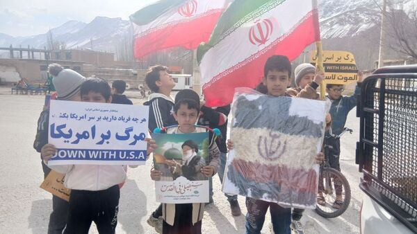 حضور پرشور اهالی روستای سرتشنیز در راهپیمایی ۲۲بهمن