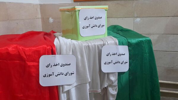 انتخابات شورای دانش آموزی در دبیرستان نورالهدی