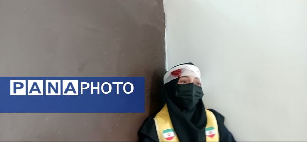 مانور زلزله  در دبیرستان حجت‌ الاسلامی نیشابور 