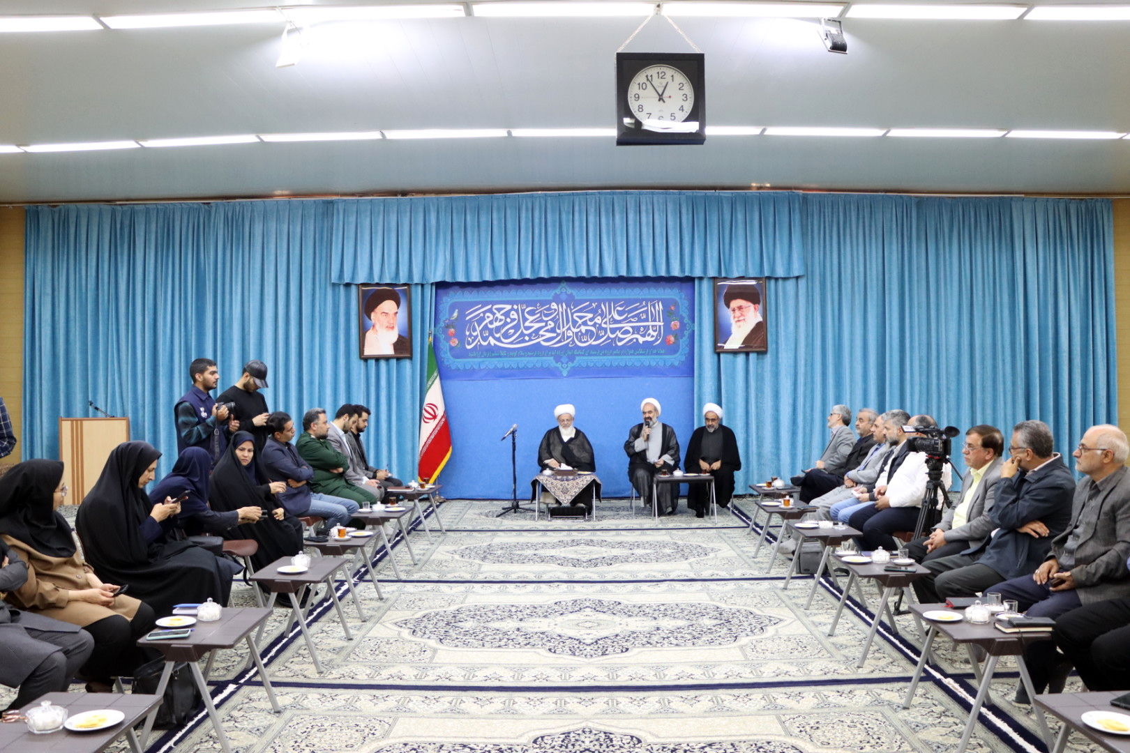 نشست اصحاب رسانه با نماینده ولی فقیه در یزد