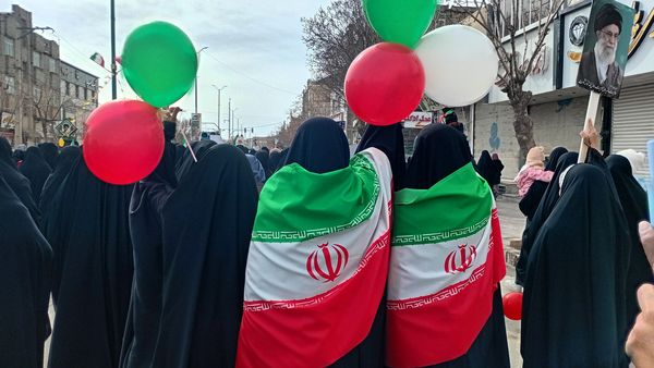 فامنین در جشن پیروزی؛ راهپیمایی پرشور ۲۲ بهمن به نمایش درآمد