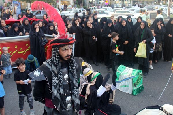 حرکت نمادین کاروان اسرای کربلا در فردیس