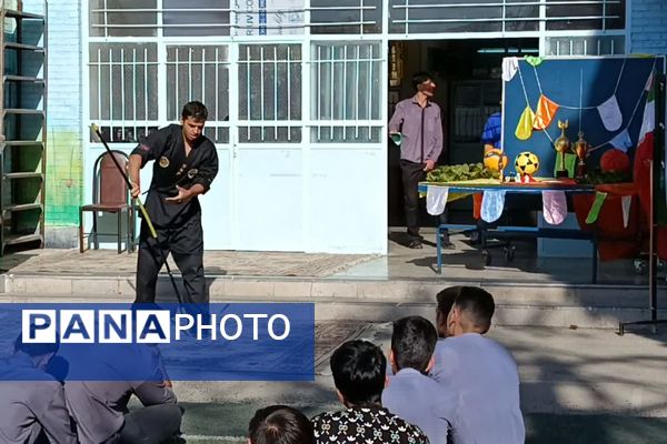 المپیاد ورزشی درون مدرسه‌ای با نمایش منش پهلوانی