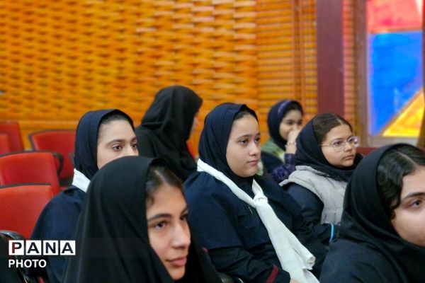 تبیین اهمیت رسانه در تربیت