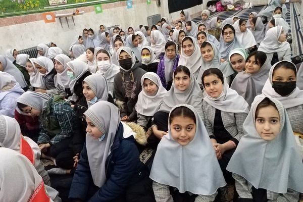 جشن ولادت امام علی(ع) در مدرسه شهید آقچه‌لو رباط‌کریم