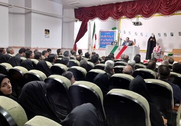 حضور مدیرکل آموزش و پرورش لرستان در کانون پیام نورآباد لرستان