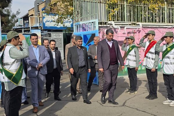 حضور دانش‌آموزان و مسئولان ناحیه 2 شهرری در بیست و ششمین مانور سراسری زلزله 
