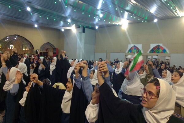 جشن بزرگ دهه فجر مدارس شاهد پیشوا