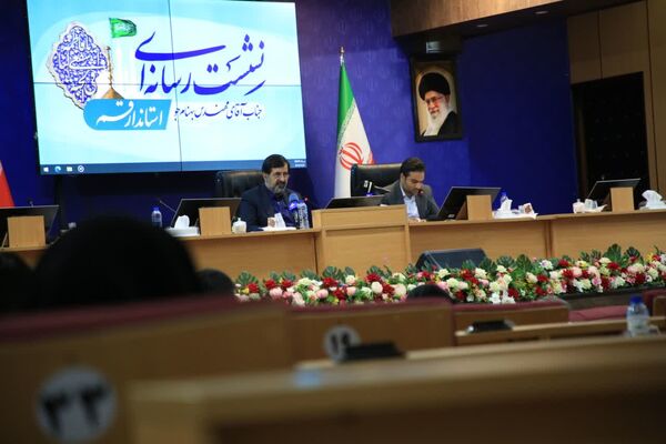 نشست صمیمی مدیران رسانه با استاندار قم
