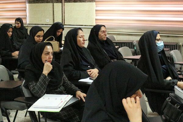 کارگاه اقدام‌پژوهی در فیروزکوه؛ گامی به سوی معلمی پژوهنده