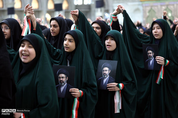 برگزاری همایش بزرگ جمع‌خوانی دانش‌آموزان با اجرای سرود و نوحه حماسی «باید برخاست»